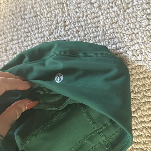 Dark green lululemon full length size 2 with pockets - Picture 6 of 6